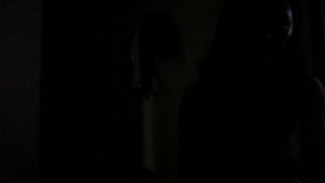 学生はマッサージに来て、オーガズムを得る アダルト 動画 一徹