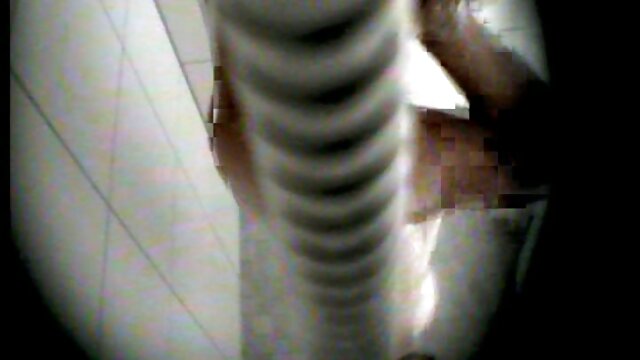 男は彼女の猫で雌犬を犯す。 一徹 えろ