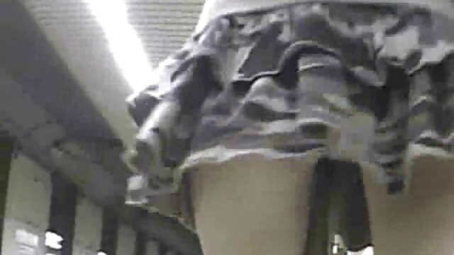 Barmaid性別によるプール エロ 鈴木 一徹