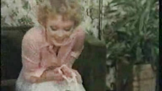 切削二つのバレルなどの脆弱な山羊. エロ 鈴木 一徹