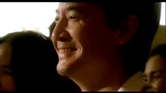 若いカップルは、床の上にセックスをするのが好き 無料 アダルト 鈴木 一徹