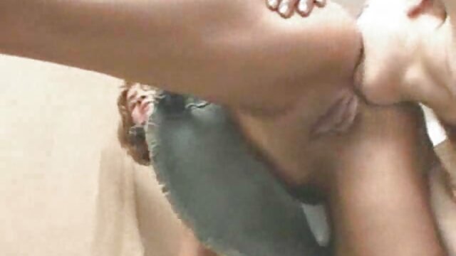 巨乳の女性は寝室で男性をレイプします。 鈴木 一徹 エロ